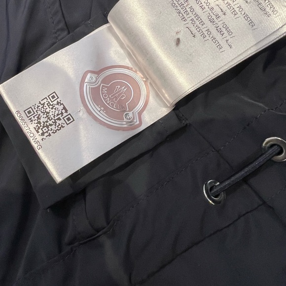 Arthemis Moncler rain jacket - Picture 8 of 13